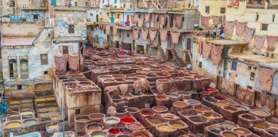 Descifrando las Puertas de Fez: Un Ensayo Visual del Significado Oculto en la Medina